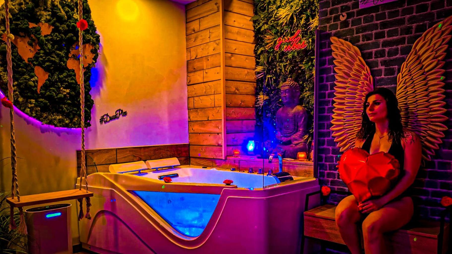 Eden Spa Et Cinema Бри-Комт-Робер Экстерьер фото